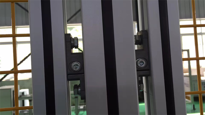 鋁型材設(shè)備安全護欄